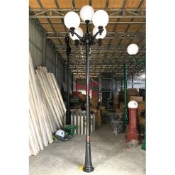 cột đèn trang trí sân vườn