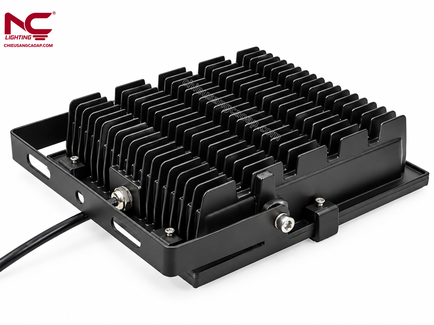 5-mat-sau-pnc-56 Đèn PNC-33 hướng lên