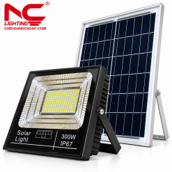 Đèn Pha Năng Lượng Mặt Trời PNC-33 pnc-33 quay phải