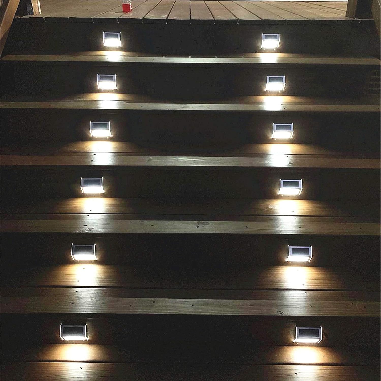 Đèn chiếu sáng cho cầu thang đang rất phổ biến