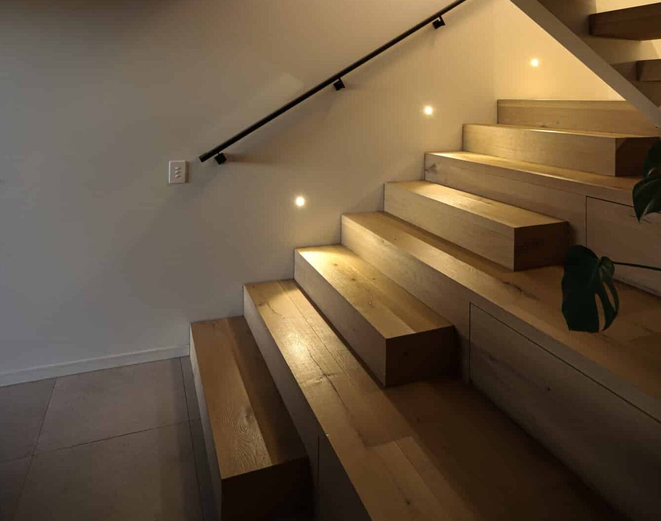 Đèn led âm bậc cầu thang có rất nhiều ưu điểm