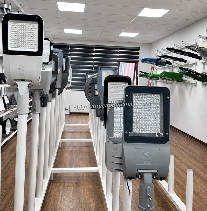 Chieusangcaoap - Đại lý cung cấp đèn LED đường phố 250W